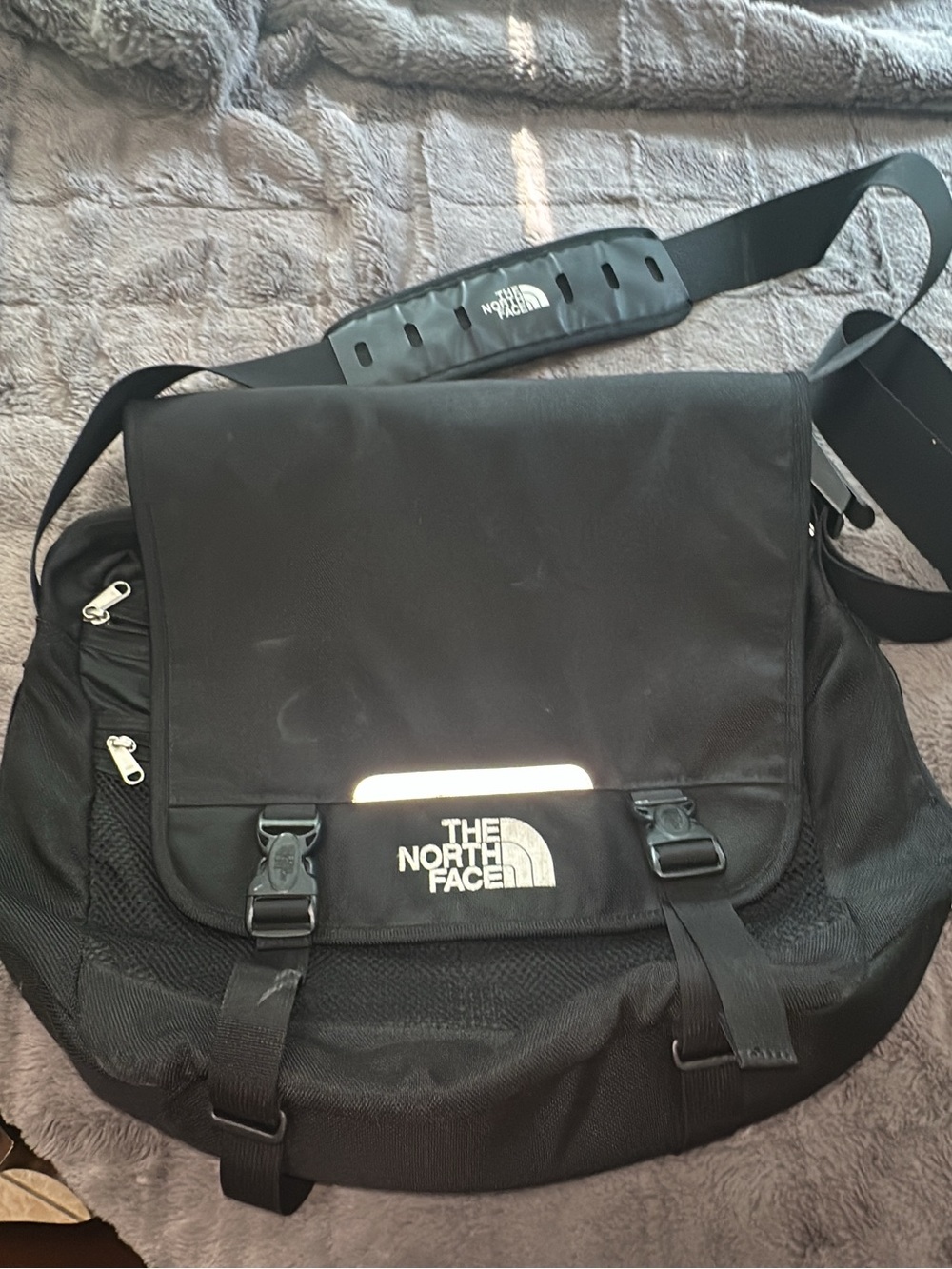 The North Face Laptop
Messenger Bag Multi-Pockets
 Strap Adjustable (bags 25)